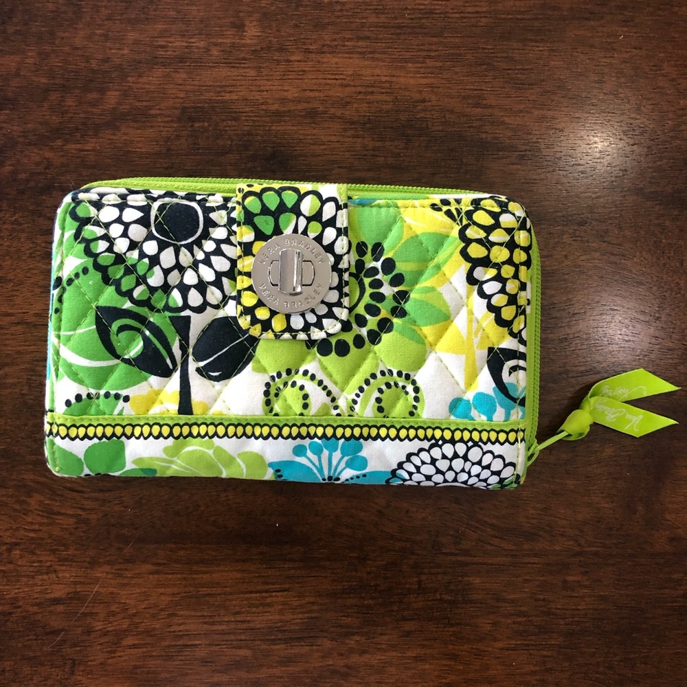 Vera Bradley wallet in green limes up pattern